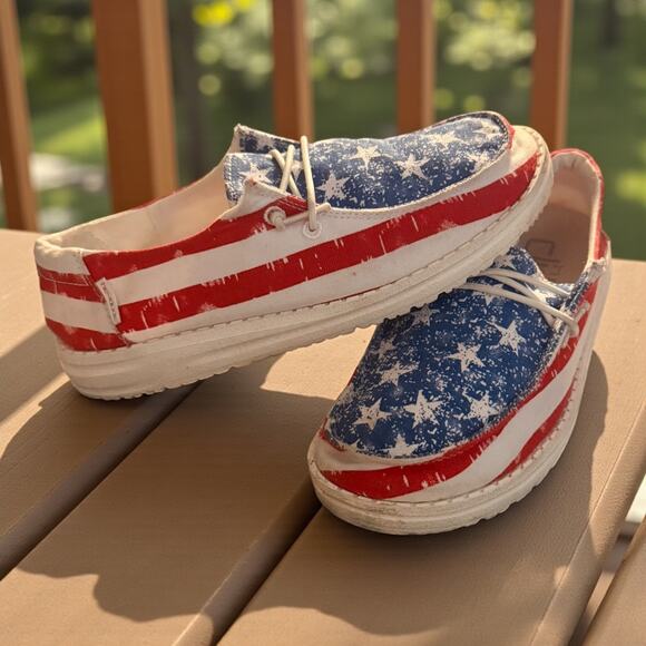 Hey Dude Wally Patriotic Stars & Stripes Slip On Shoes Youth Size 3 USA Flag - Picture 2 of 6